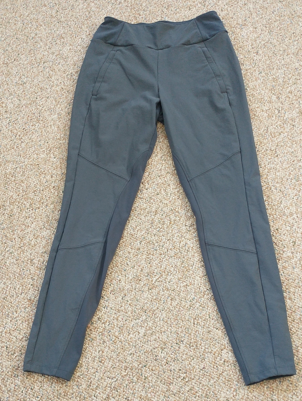 Athleta Headlands Hybrid Trek Tight Size 6